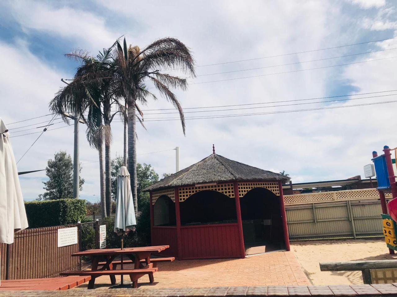 Black Swan Motor Inn Lakes Entrance Dış mekan fotoğraf