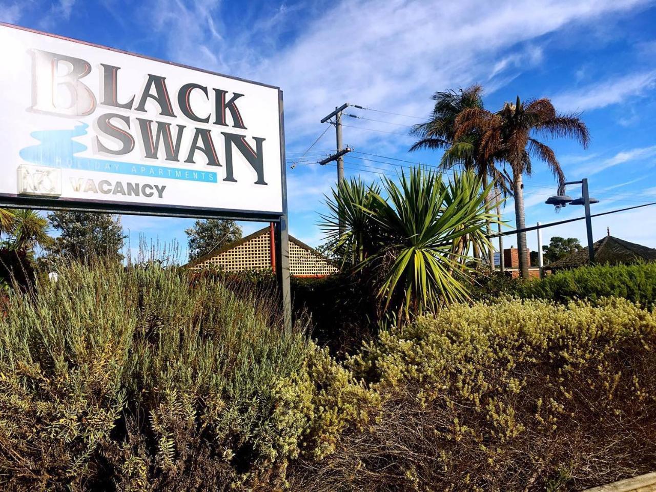 Black Swan Motor Inn Lakes Entrance Dış mekan fotoğraf